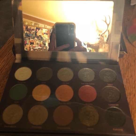 Nomad limited edition eyeshadow set - Picture 3 of 3